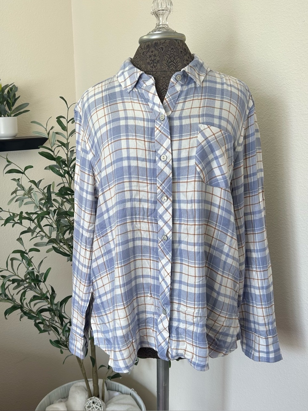Tommy Bahama Light Blue Plaid Button-Up Shirt - Women